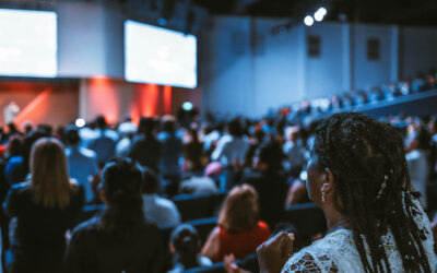 From Performance to Connection: How Live Experiences Revitalize Conferences and Events